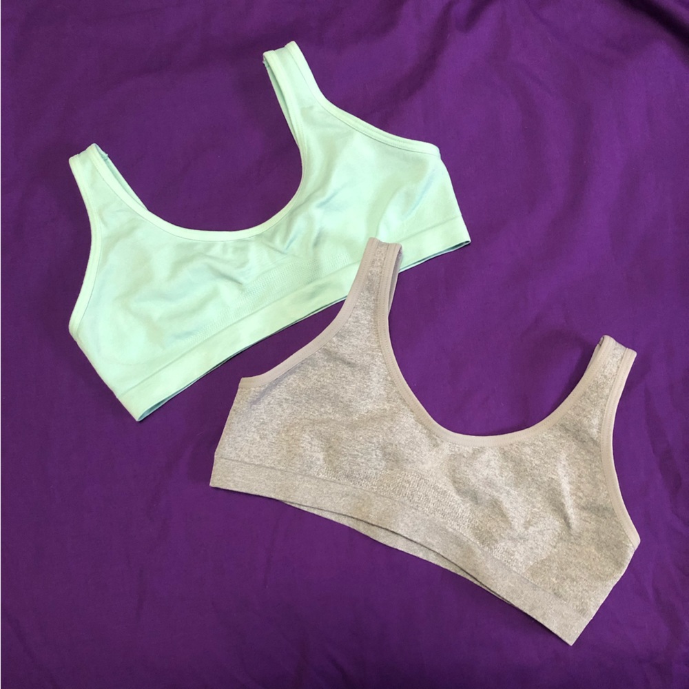 Hanes Big Girls Seamless Comfortflex Fit Cozy Pullover Bra Size M